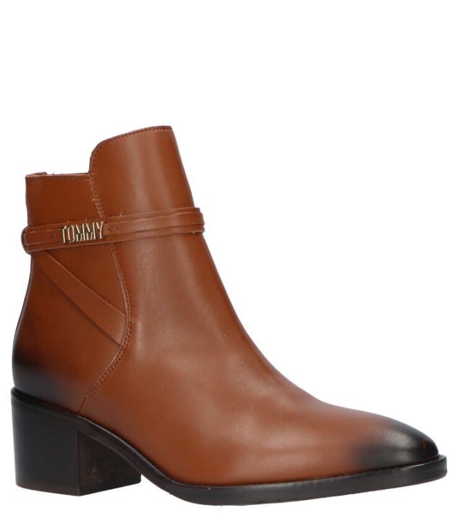 Tommy Hilfiger Tommy Hilfiger Enkellaars <span>FW0FW05196 GOW</span> GOW Pumpkin paradise Tommy Hilfiger Enkellaars <span>FW0FW05196 GOW</span> FW0FW05196 GOW cognac - www.bremmerschoenen.live - Bremmer Schoenen