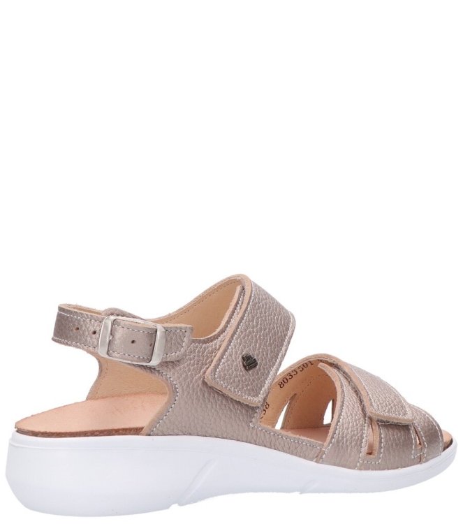 Finn Comfort Finn Comfort sandaal <span>3351 121150 Nadi</span> 121150 stone Finn Comfort sandaal <span>3351 121150 Nadi</span> 3351 121150 Nadi goud - www.bremmerschoenen.live - Bremmer Schoenen