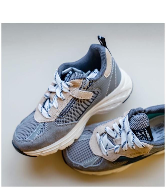 Bunnies JR Bunnies JR sneaker <span>226060 484 Daan Dash</span> 484 grey Bunnies JR sneaker <span>226060 484 Daan Dash</span> 226060 484 Daan Dash grijs - www.bremmerschoenen.live - Bremmer Schoenen