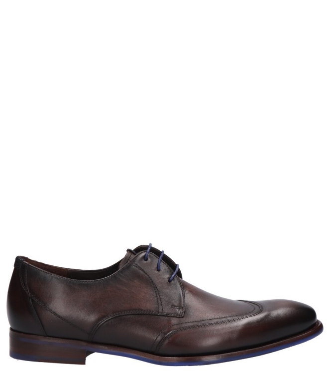 Floris van Bommel Floris van Bommel geklede schoen <span>De Stijler 07.04 SFM-30173 21-02</span> 07.04 dark brown Floris van Bommel geklede schoen <span>De Stijler 07.04 SFM-30173 21-02</span> De Stijler 07.04 SFM-30173 21-02 bruin - www.bremmerschoenen.live - Bremmer Schoenen